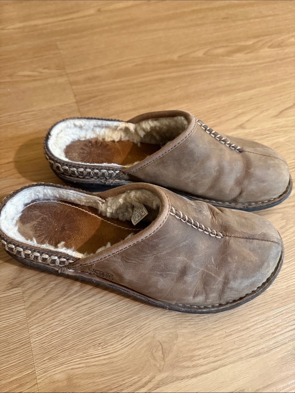 UGG Women’s Chestnut Brown Shearling-Lined Slip-On Mules
